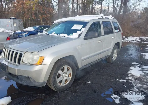 2010 Jeep Grand Cherokee Laredo z USA, uszkodzony, nr VIN 1J4PR4GK9AC139427